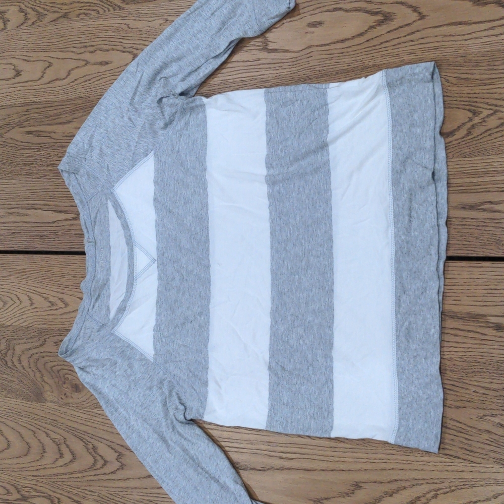 Caslon stripe 3/4 sleeve tee. Large